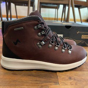 NWT - Thatcher Women's Waterproof Hiking Sneaker Boot Sz 8.5